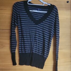 GAP Black and Gray V-Neck Sweater with Classic Stripes